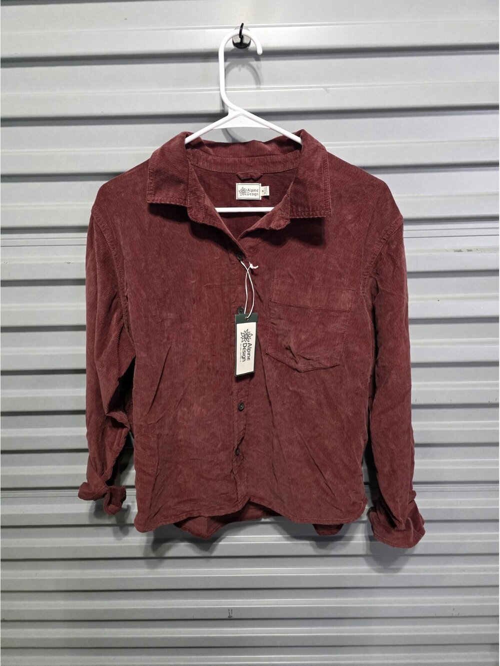 Alpine Design Women’s L Corduroy Collared Pre-Washed Button-Up Dark Auburn